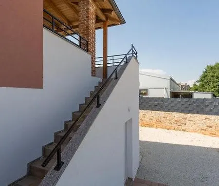 Casa Nicole 度假居